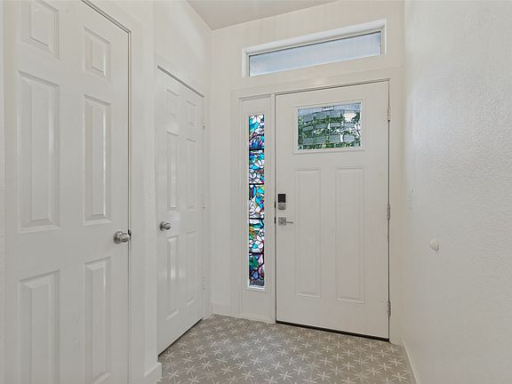 3rd image of 4133 Macy Ln