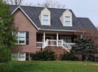 2103 Waterloo Dr, Maryville, TN 37803