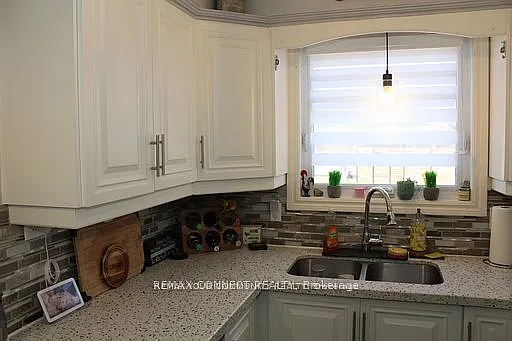 376 Dwight Ave — Photo 8