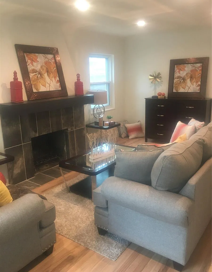 2 bed, 1091 sqft, $2,365 — Photo 2