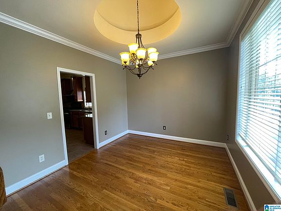 5th image of 208 Castlehill Dr