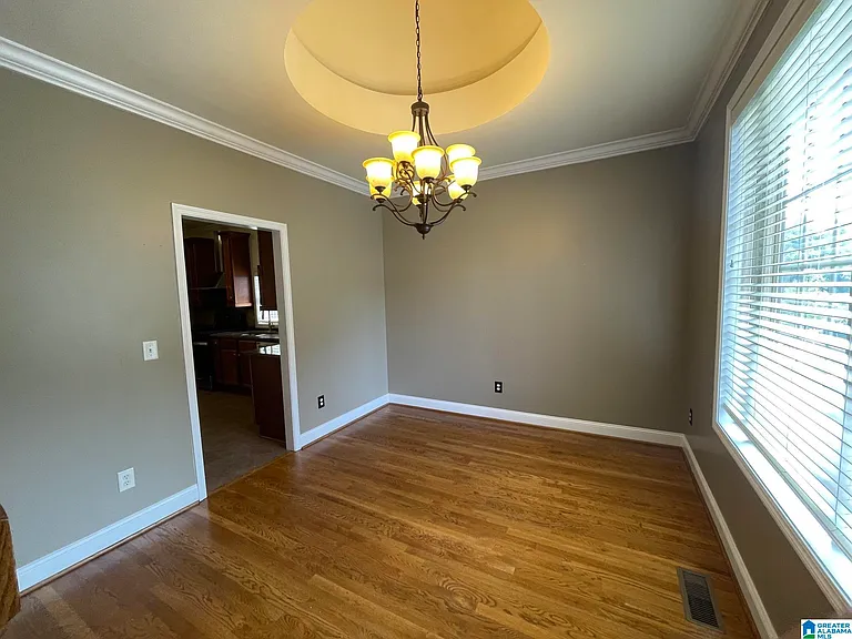 208 Castlehill Dr — Photo 5