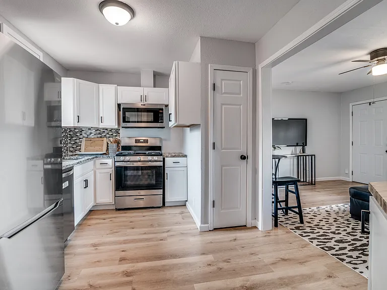 406 Freeman St — Photo 1