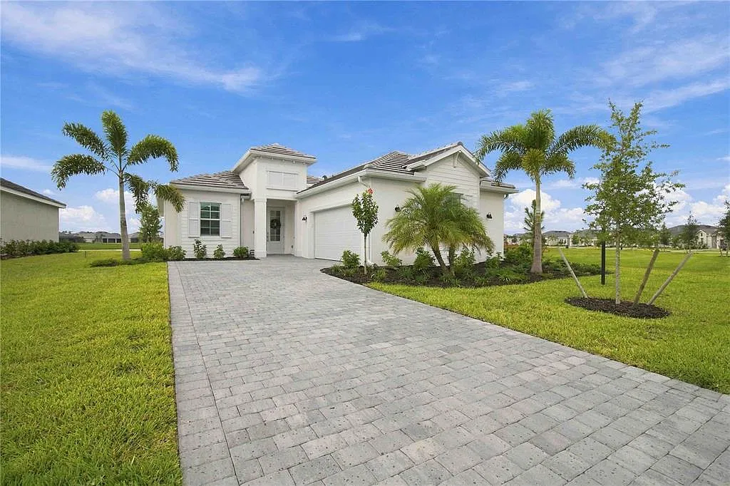 2 bed, 2.5 bath, 1850 sqft, $5,500 — Photo 1
