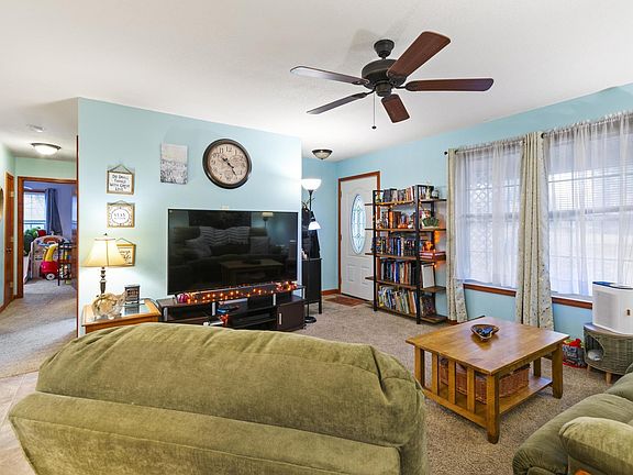 4th image of 62 Castlewood Dr