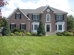 2 Hilltop Dr, Mount Laurel, NJ 08054