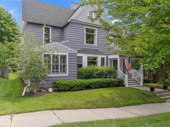 714 State St, Petoskey, MI 49770