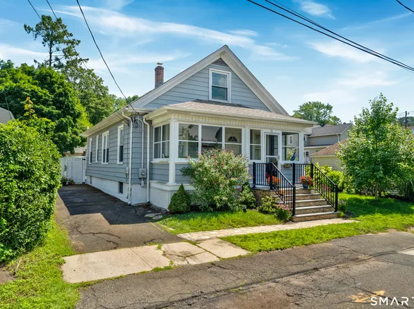 15 Laden Avenue, Wallingford, CT 06492