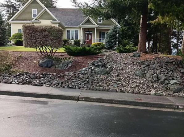 4235 Forest Hills Dr, Fortuna, CA 95540