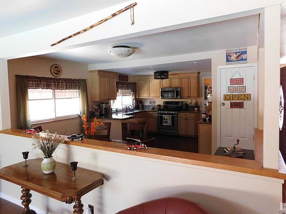 5th image of 3081 Hilldale Ave