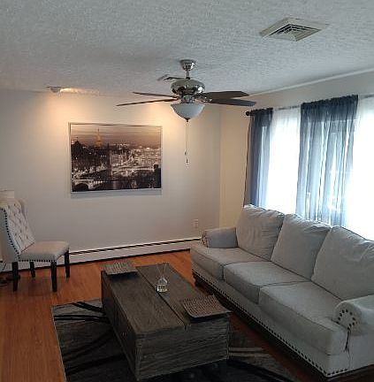 4th image of 10048 Superior Ave