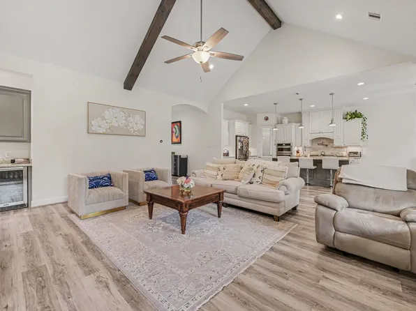 33002 Woodlake Dr, Weston Lakes, TX 77441