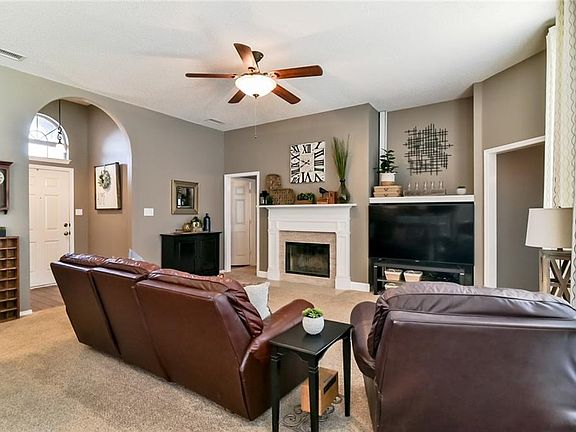 2nd image of 3709 Staghorn Cir N