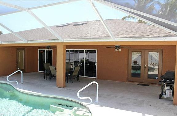 3rd image of 1001 Cape Coral Pkwy W