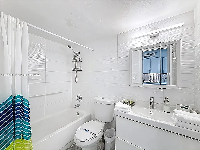 19201 Collins Ave #636 — Photo 18
