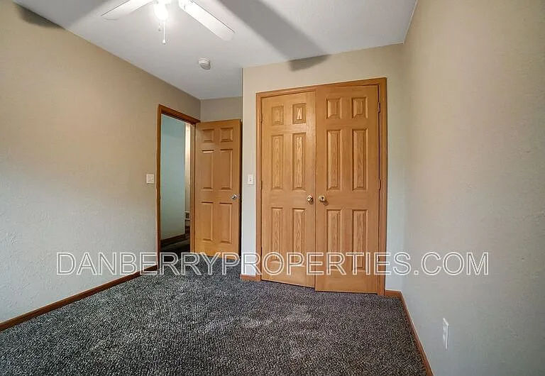 1127 N Byrne Rd #1 — Photo 30