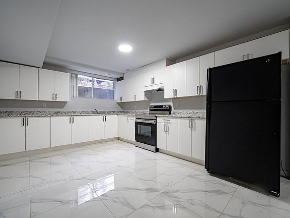 3rd image of 2644 140th St