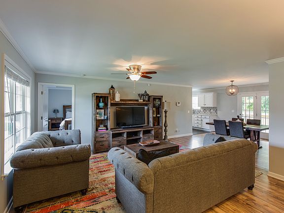 4th image of 7602 Leverette Dr