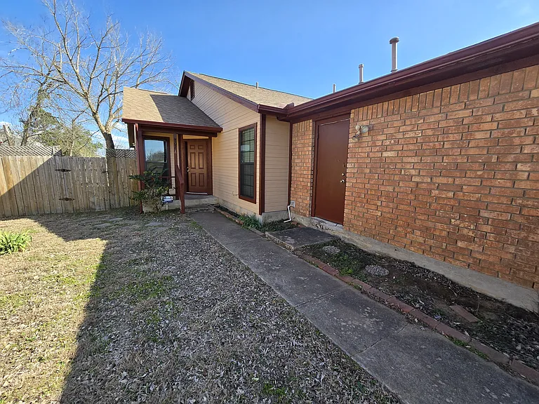 807 Lexington Rd #A — Photo 1