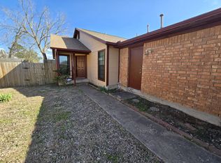 807 Lexington Rd APT A, Elgin, TX 78621