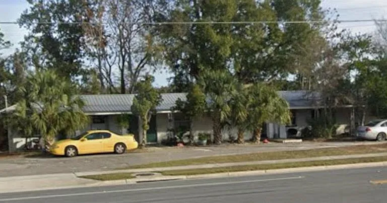 1949 E Duval St — Photo 1