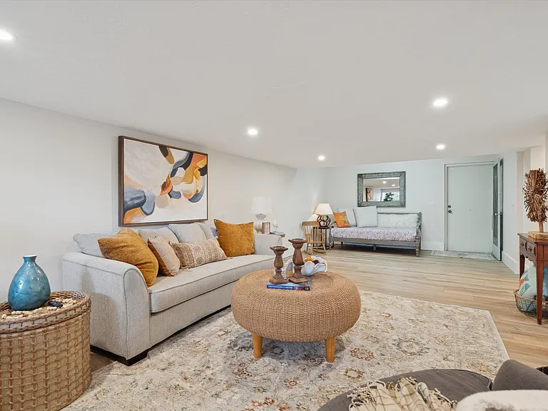 3803 E Bay Dr — Photo 3