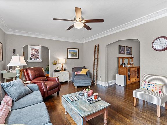 5th image of 5215 Winona Ave