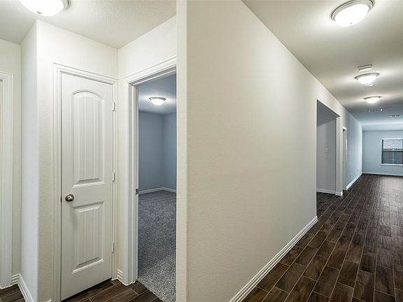 2nd image of 913 Rosewood St