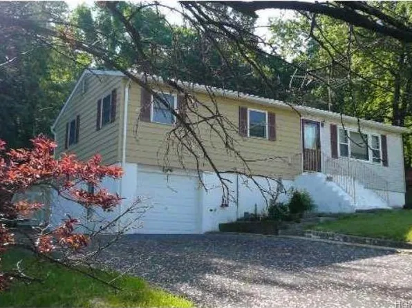 80 Duelk Ave, Monroe, NY 10950