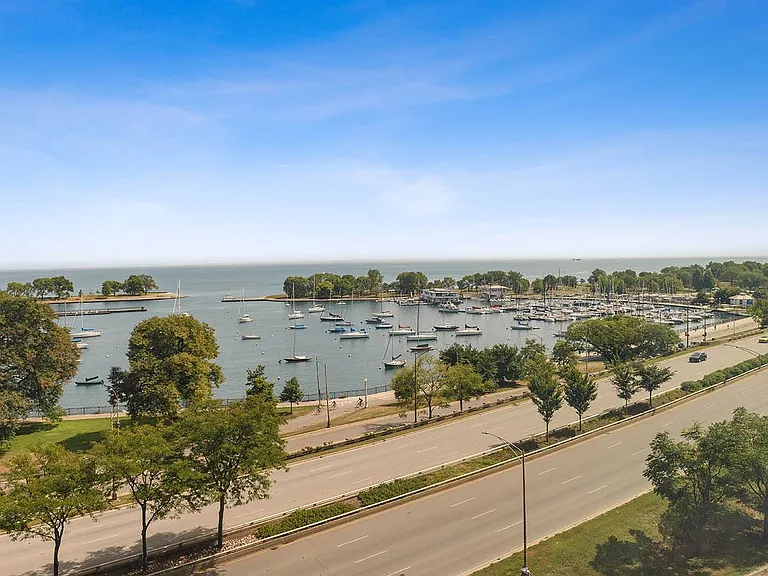 3240 North Lake Shore Drive — Photo 2