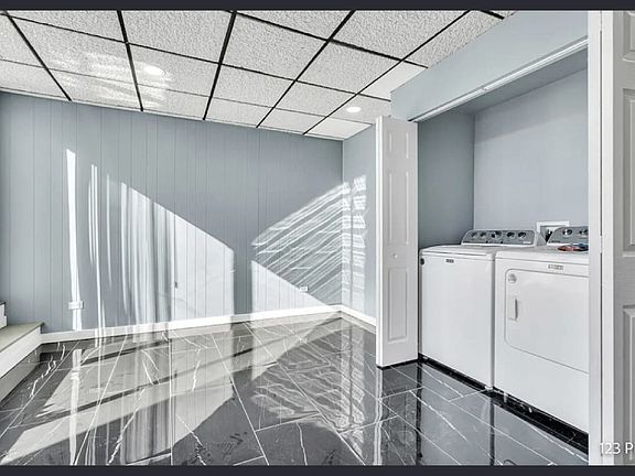 2nd image of 2717 W Peterson Ave #2