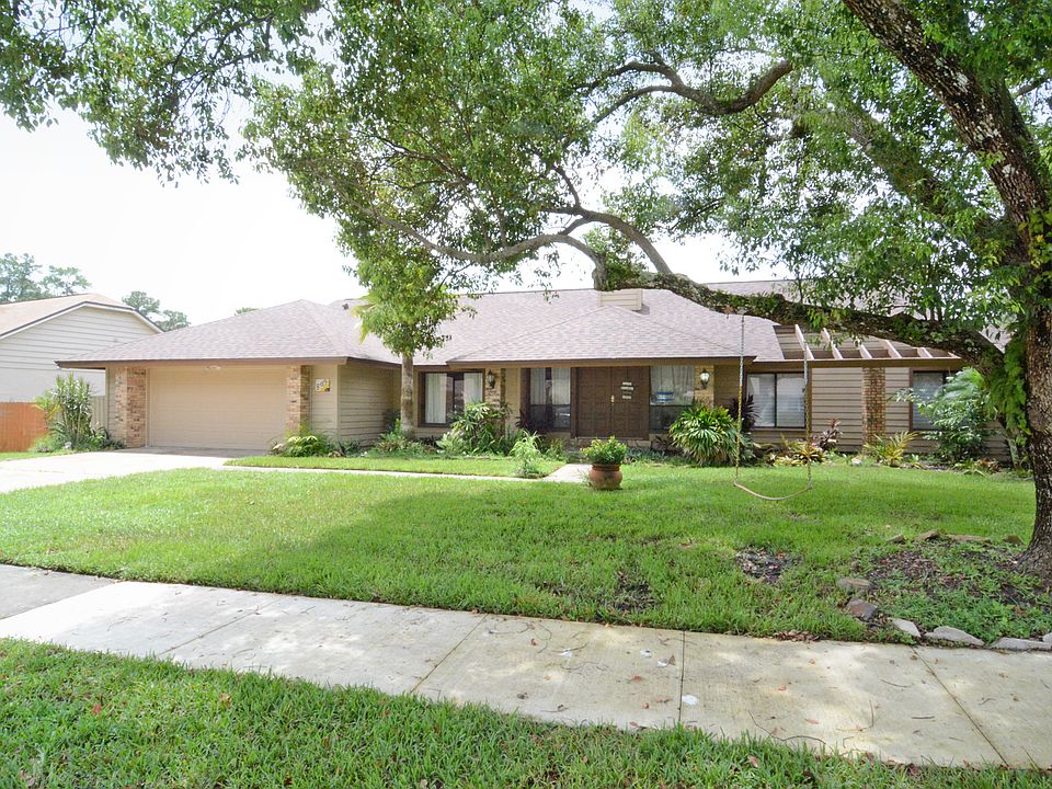 1st image of 809 Riverbend Blvd