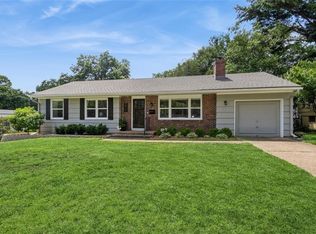 7718 Pawnee Dr, Prairie Village, KS 66208