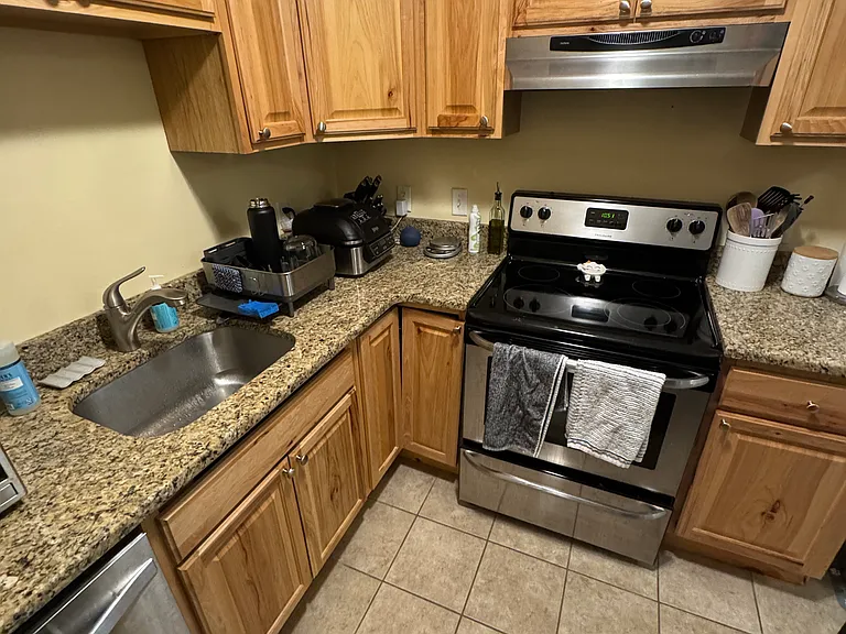 107 Middle St #2 — Photo 17