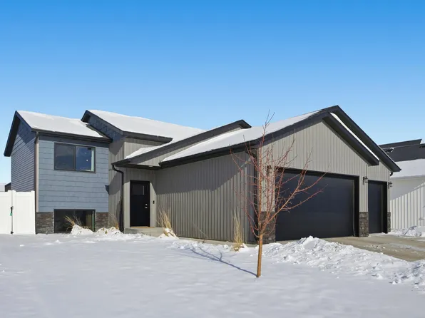5322 8th St W, West Fargo, ND 58078