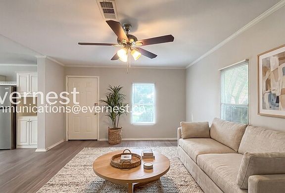 3rd image of 11711 Greenglen Dr