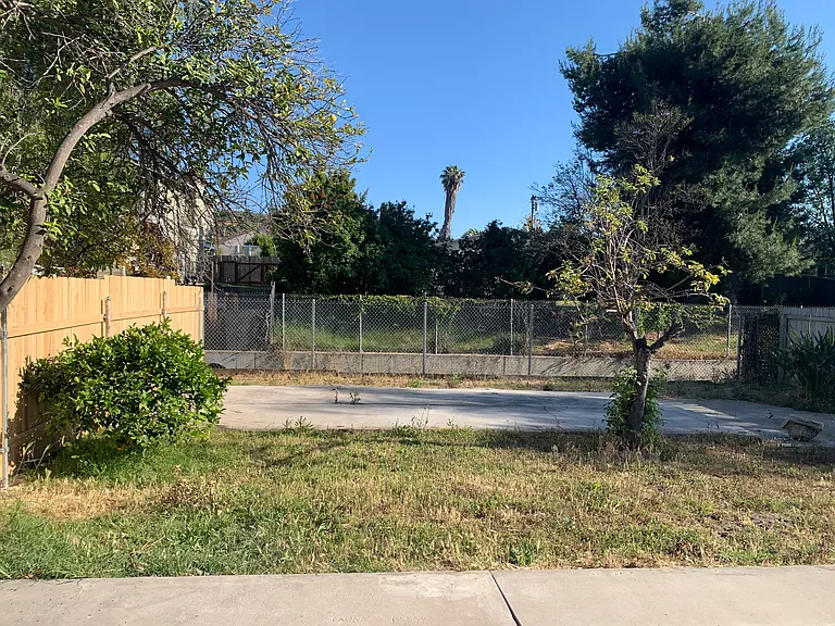 3413 Helix St — Photo 15