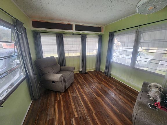 4th image of 39 Forest Ln