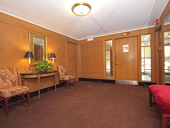 2nd image of 1500 Hinman Ave APT 703