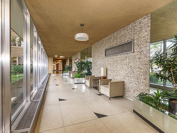 3rd image of 3950 N Lake Shore Dr APT 630