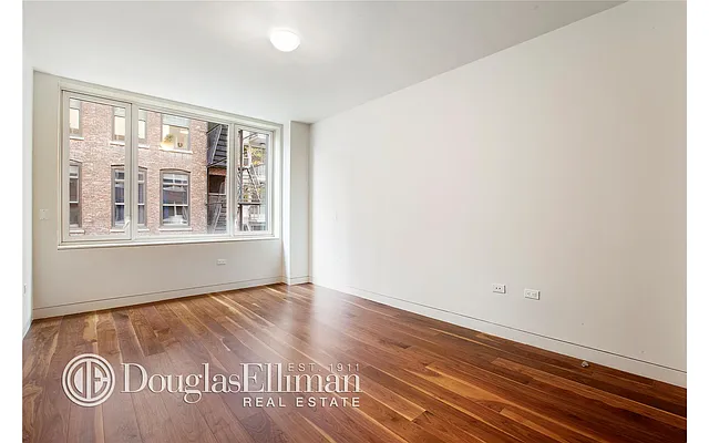 Rented by Douglas Elliman | media 16