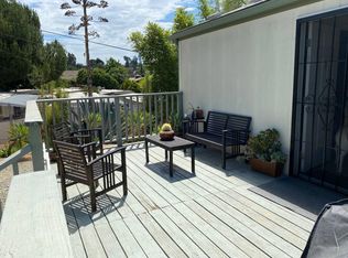 209 E Kalmia St, Fallbrook, CA 92028