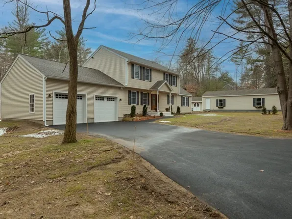 10 Cranberry St, Pepperell, MA 01463