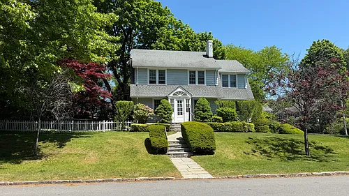 35 Edgewood Rd Photo 1