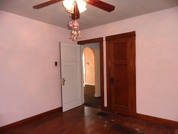 5th image of 753 Crestmore Ave
