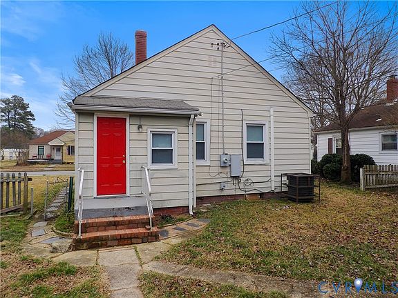 4th image of 2710 Wellington St
