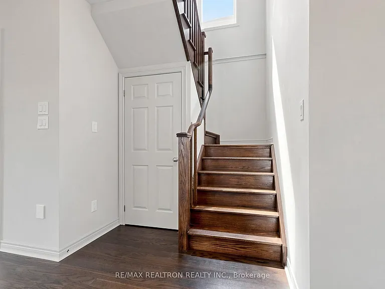 59 Jevons Dr — Photo 15