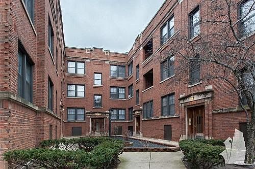 1st image of 654 W Cornelia Ave #21A
