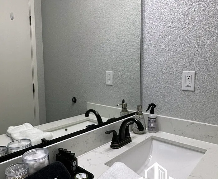 1840 Point View Dr #D — Photo 25
