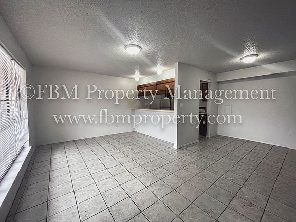 3rd image of 800 N Clay St APT A21